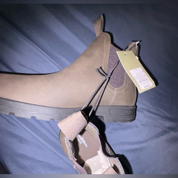 - NWT- Men's Slate Grey Green Chelsea Boots 
MSRP$ 49 - Picture 9 of 11